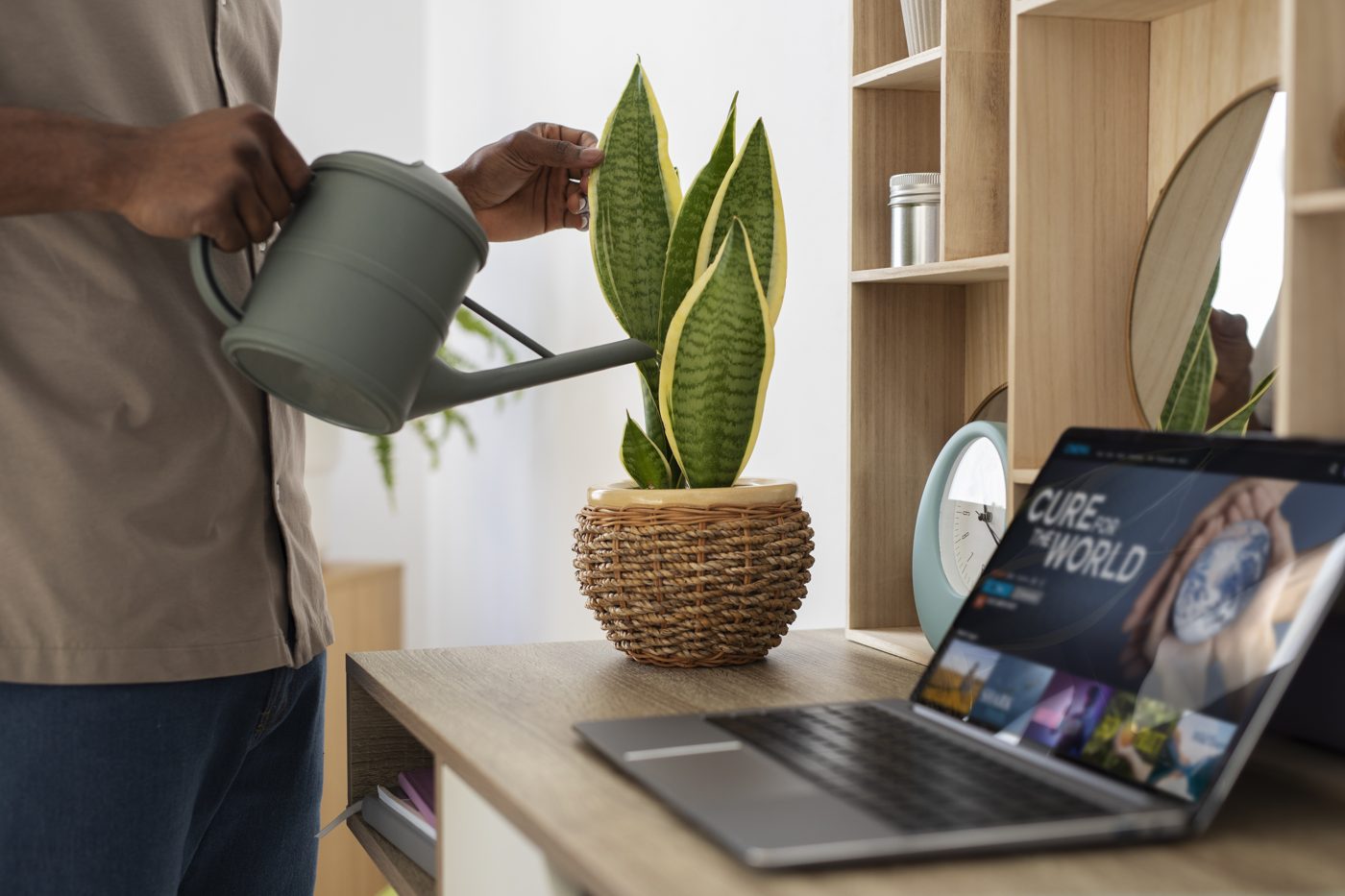 The Lifespan Loop: How Choosing a Long-Lasting Laptop Protects the Planet: supporting editorial scene 1