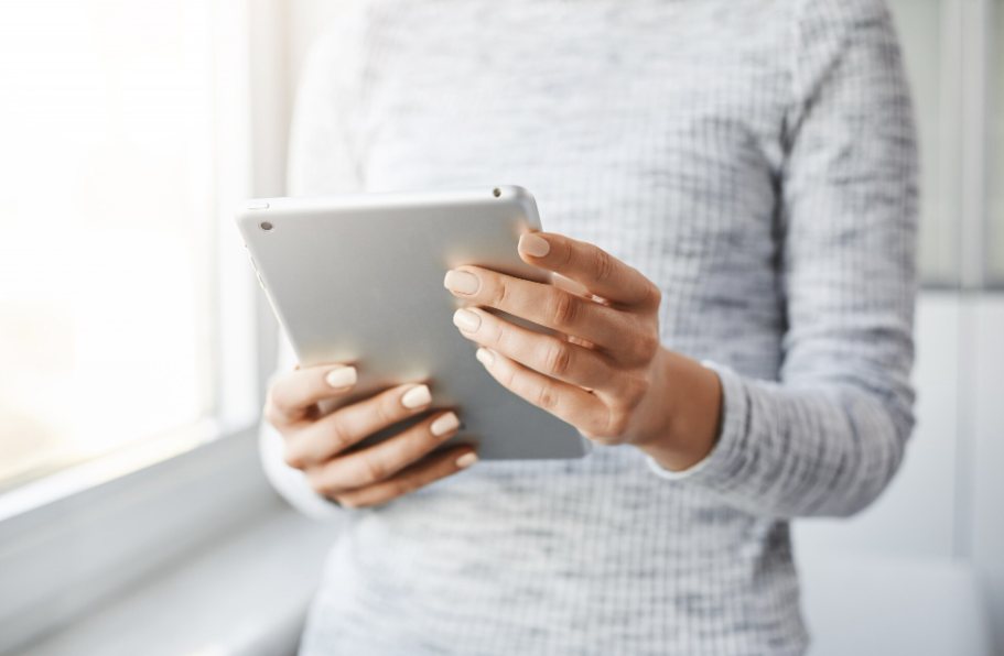 The Tablet Traveler: How to Plan, Navigate, and Stay Entertained on a Single Device